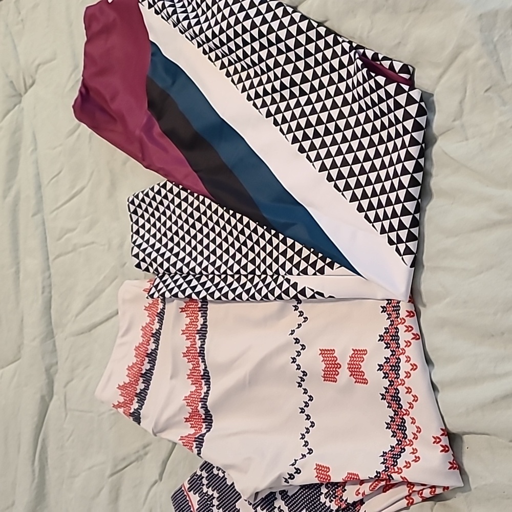 Bundle of two pairs of Goldsheep size small leggings. Bnwot